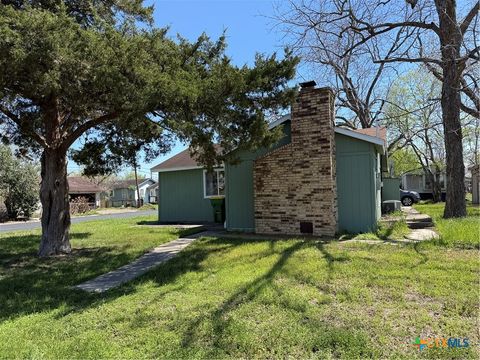 2411 Mumphord Street Victoria TX 77901