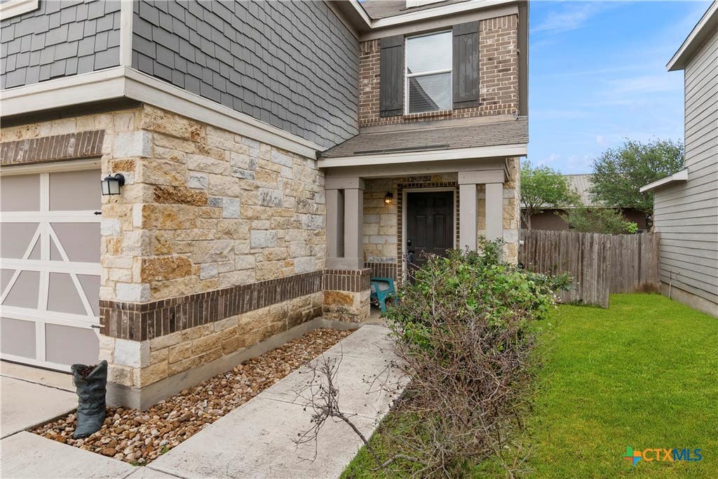 Photo of 581 Lost Pond, New Braunfels, TX 78130 (MLS # 610774)