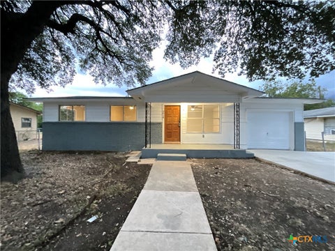 Photo of 2018 Sherman Street, Seguin, TX 78155 (MLS # 623826)