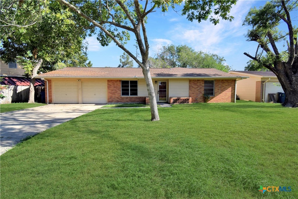 Photo of 522 Willowick Drive, Port Lavaca, TX 77979 (MLS # 627849)
