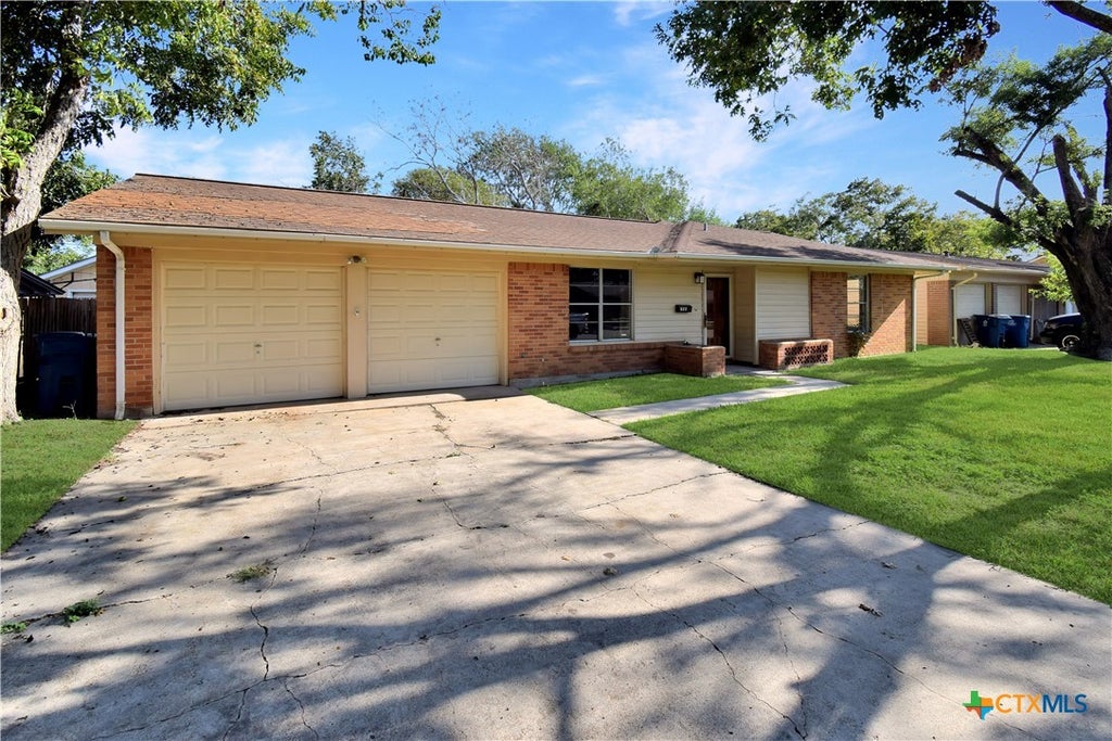 Photo of 522 Willowick Drive, Port Lavaca, TX 77979 (MLS # 627849)