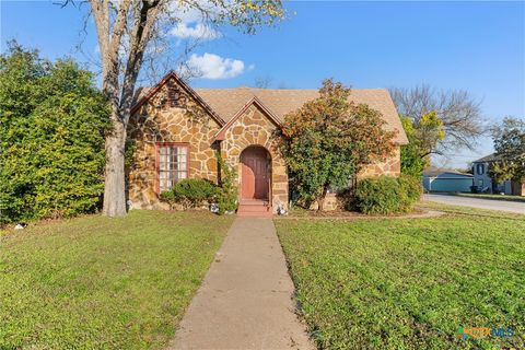 Photo of 2901 Cole Avenue, Waco, TX 76707 (MLS # 599857)