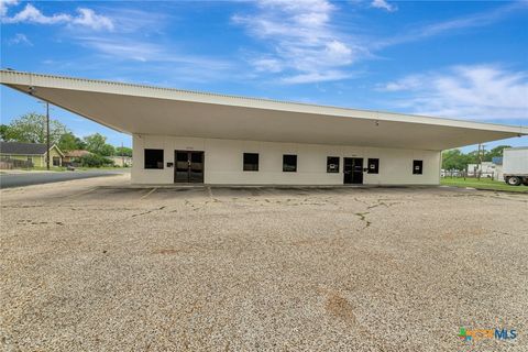 Photo of 2112 N Navarro Street #B, Victoria, TX 77901 (MLS # 612806)