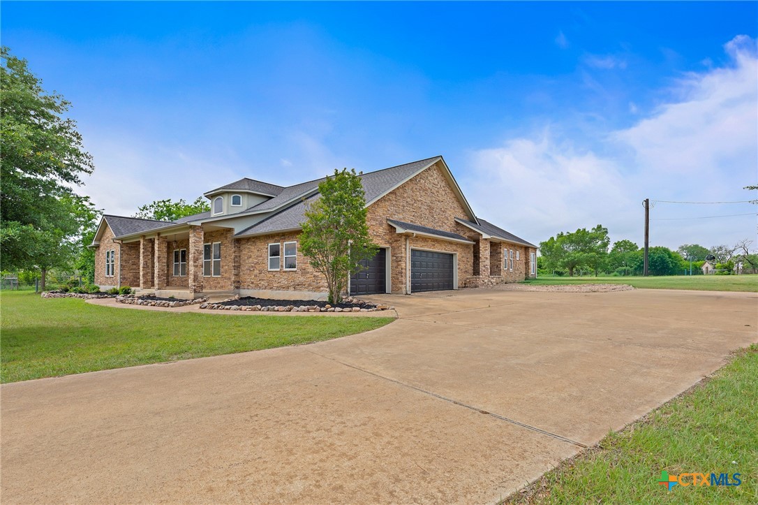 221 Mustang Mesa