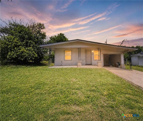 Photo of 907 Southside Drive, Killeen, TX 76541 (MLS # 618512)