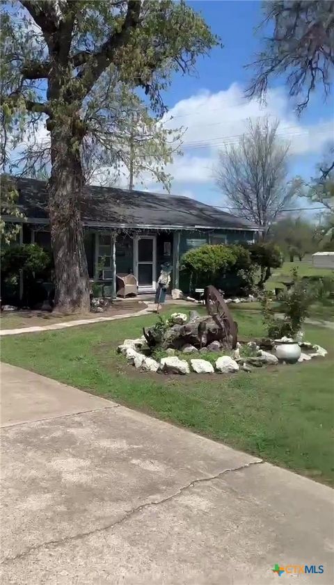 Photo of 1313 Live Oak Street, Marlin, TX 76661 (MLS # 611782)