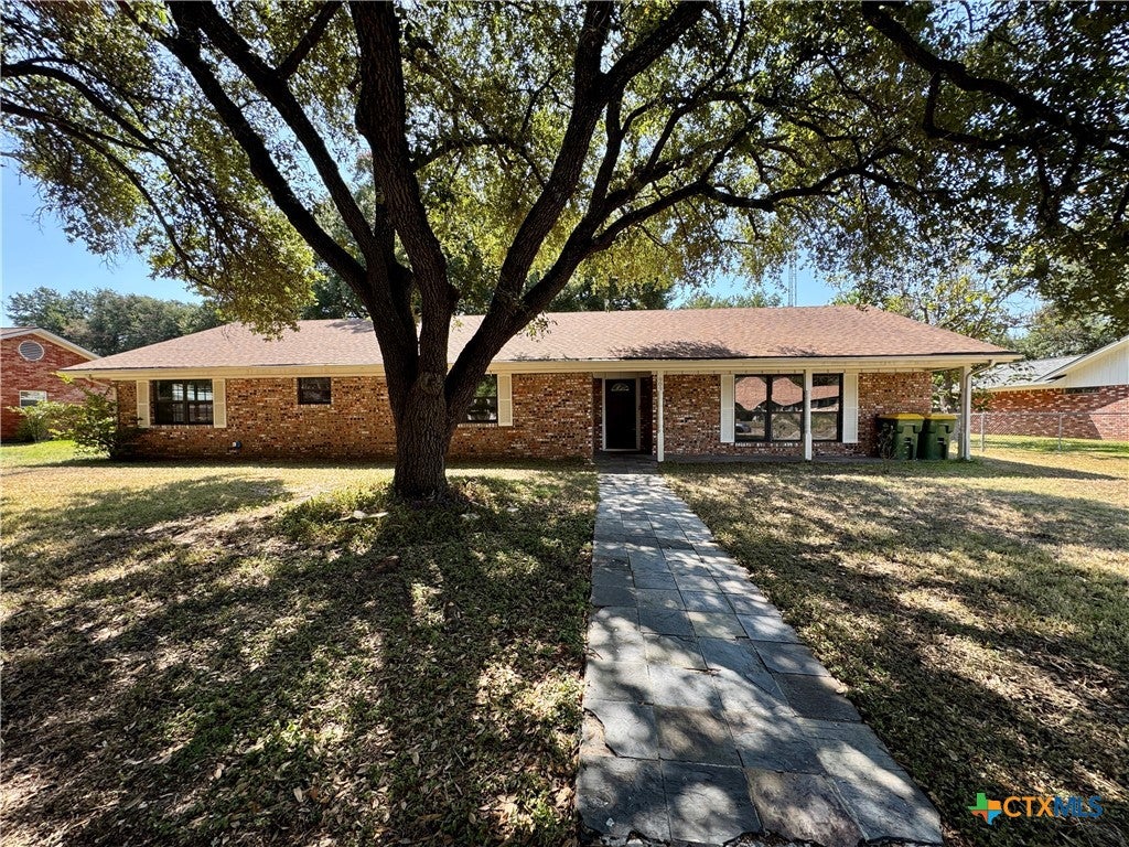 Photo of 909 Anderson Street, Hearne, TX 77859 (MLS # 626638)