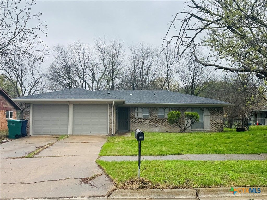 Photo of 517 Creek Street, Copperas Cove, TX 76522 (MLS # 610772)