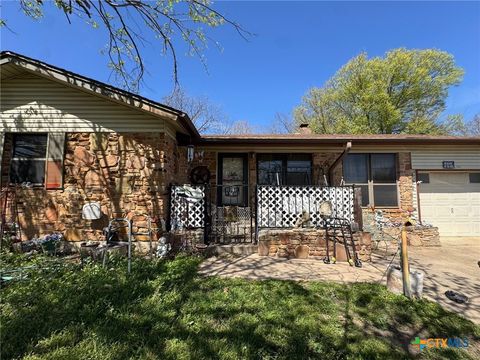 Photo of 802 S 23rd Street, Copperas Cove, TX 76522 (MLS # 608037)