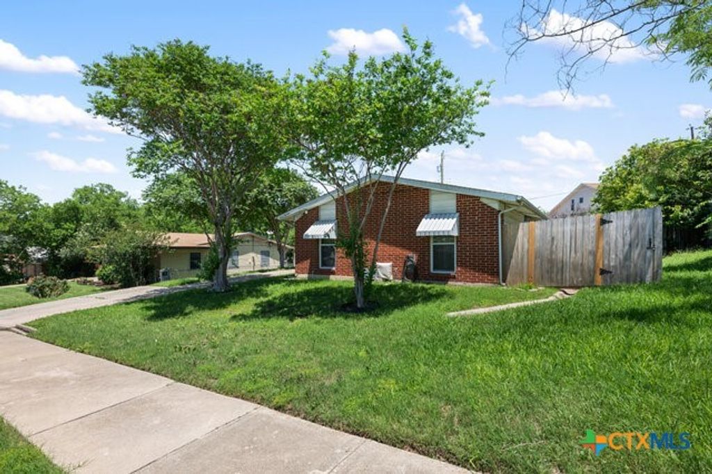 Photo of 713 W Mary Jane Drive, Killeen, TX 76541 (MLS # 612804)