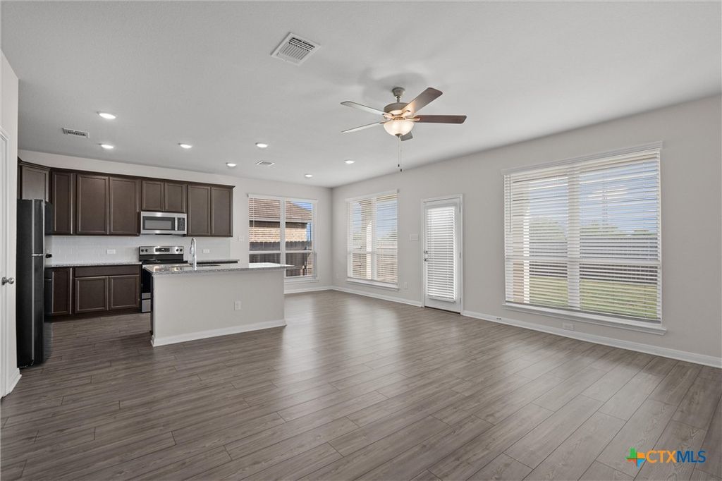 Photo of 1037 Shelby Drive, Belton, TX 76513 (MLS # 609364)