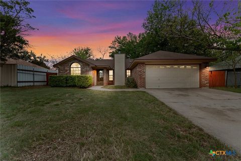 Photo of 2504 Lazy Ridge Drive, Killeen, TX 76543 (MLS # 608843)