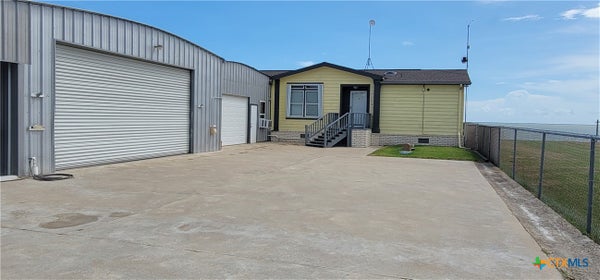 1341 SWAN POINT RD, SEADRIFT, TX 77983 - Image a94a316c1d2fbf4c0016c5f0b5fb6dc7/369642365