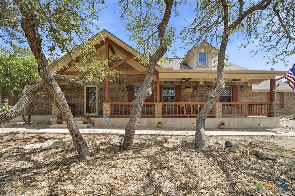 Photo of 1777 Crossbow Drive, Canyon Lake, TX 78133 (MLS # 610831)