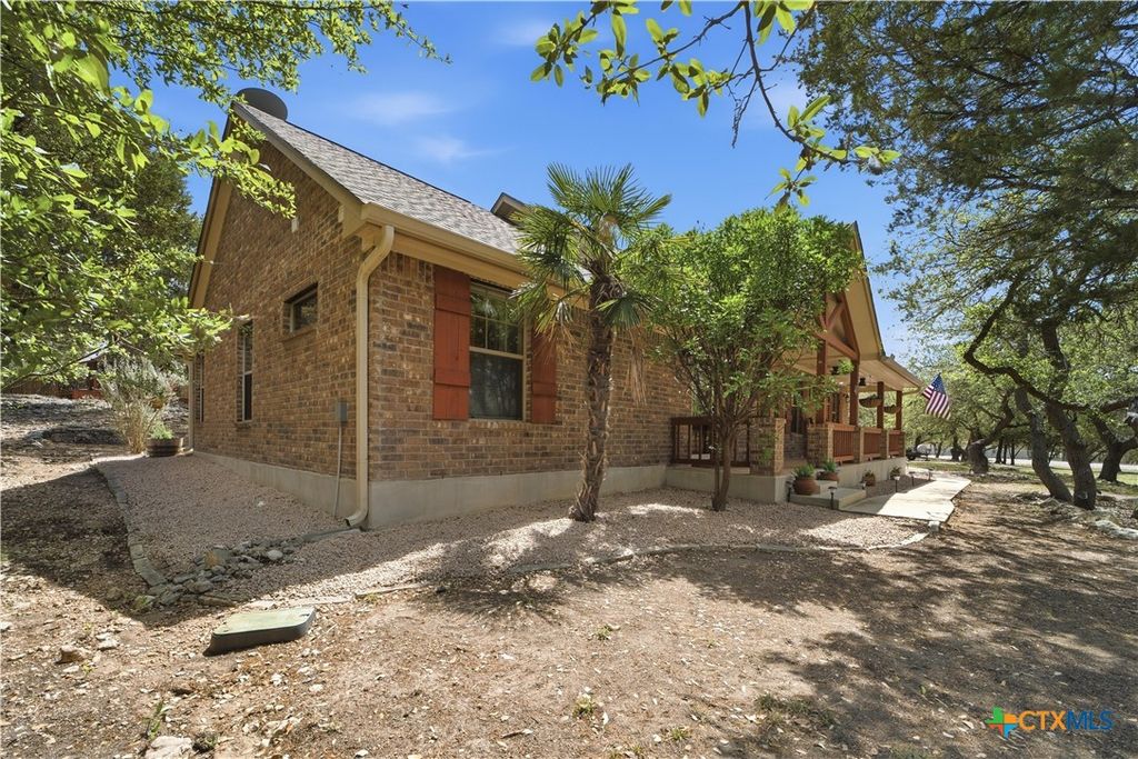 Photo of 1777 Crossbow Drive, Canyon Lake, TX 78133 (MLS # 610831)