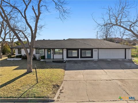 Photo of 2005 E Avenue I, Temple, TX 76501 (MLS # 604068)