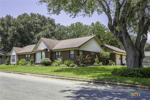 A home in Hallettsville