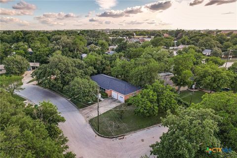 Photo of 1401 N East Street, Belton, TX 76513 (MLS # 614678)