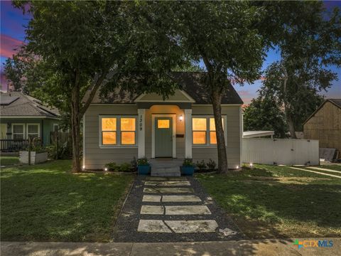Photo of 1309 N 2nd Street, Temple, TX 76501 (MLS # 607730)