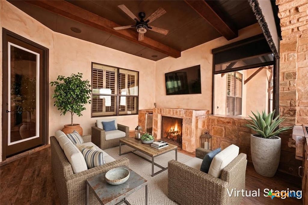 Photo of 920 Gruene Spring, New Braunfels, TX 78130 (MLS # 623008)