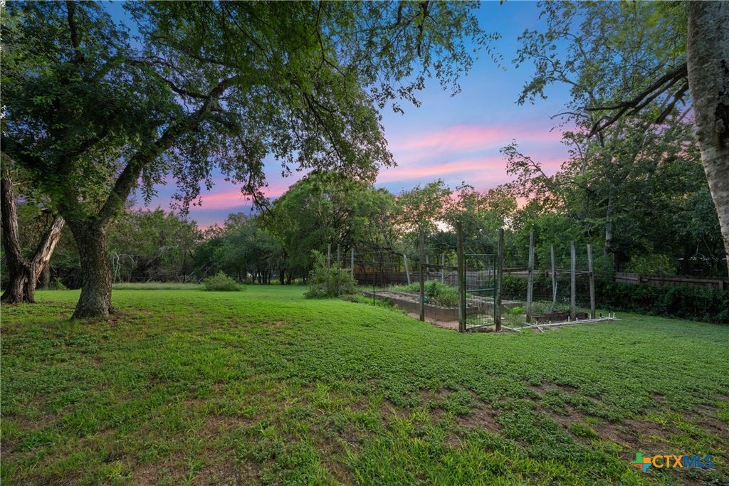 Photo of 713 Mountain View Drive, San Marcos, TX 78666 (MLS # 586651)