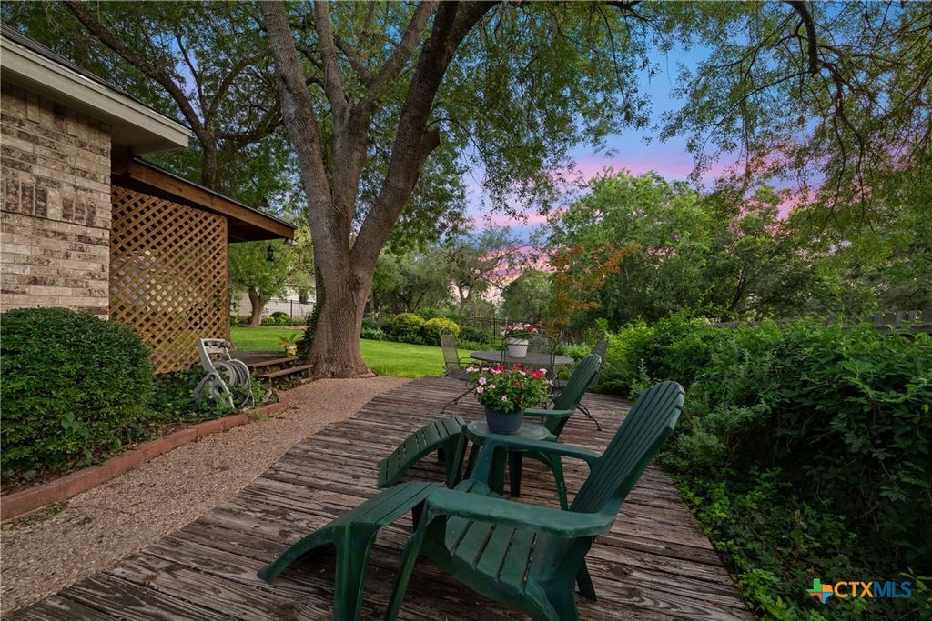 Photo of 713 Mountain View Drive, San Marcos, TX 78666 (MLS # 586651)