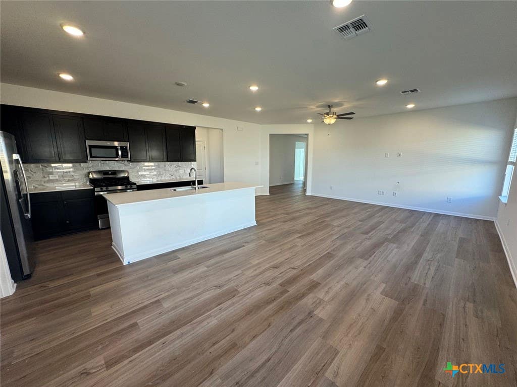 Photo of 3725 Pin Oak Hills, Seguin, TX 78155 (MLS # 600007)