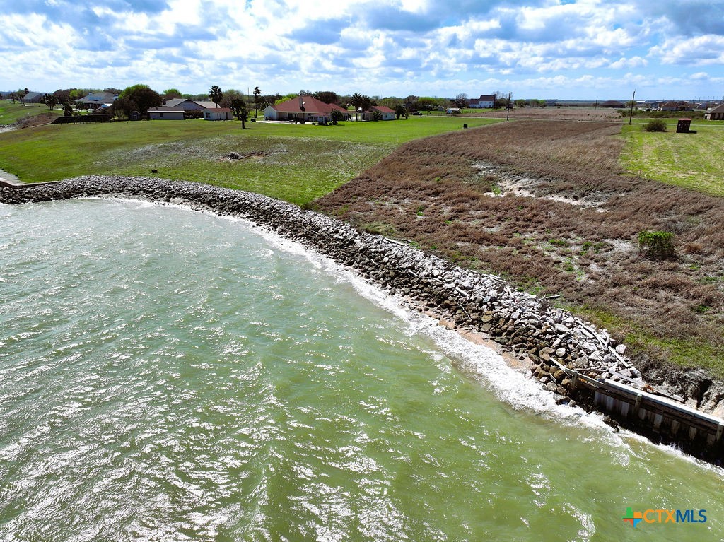 Photo 1 of 14 — 39 N Bay Shore Dr, Port Lavaca, TX 77979