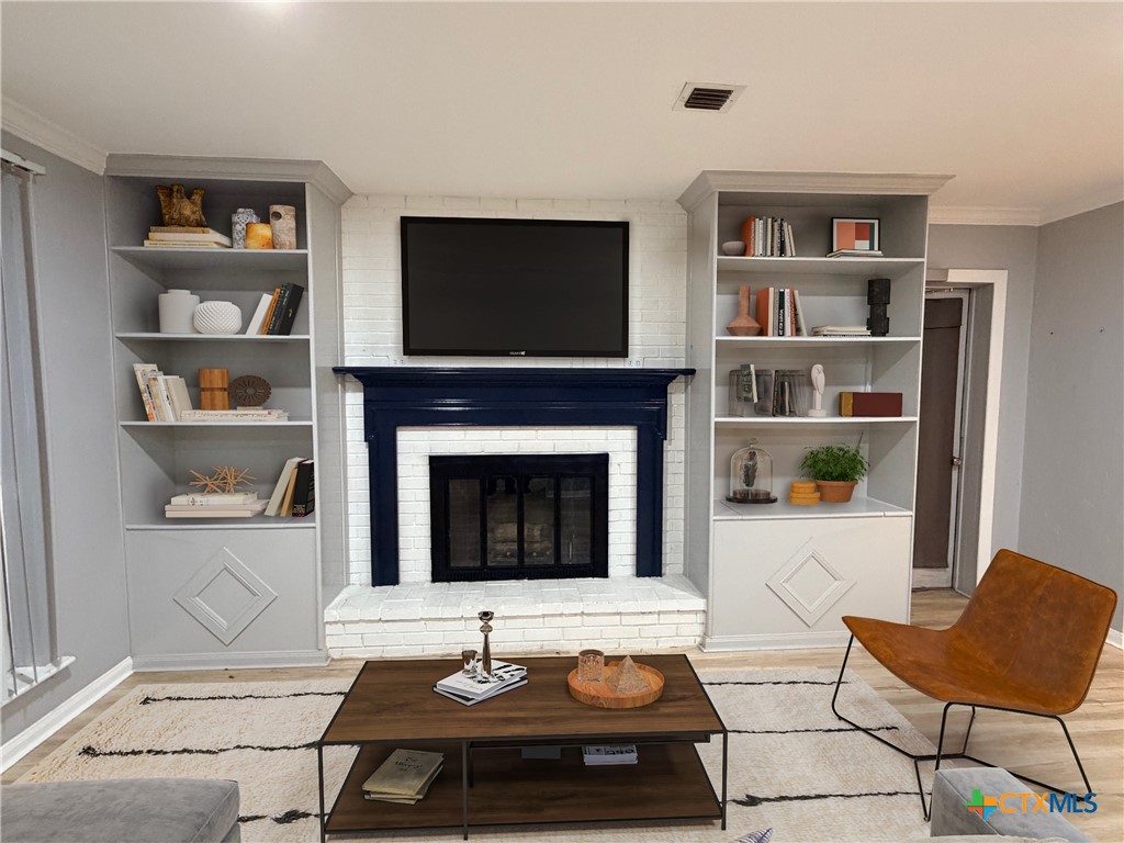 425 Woodland Point Road