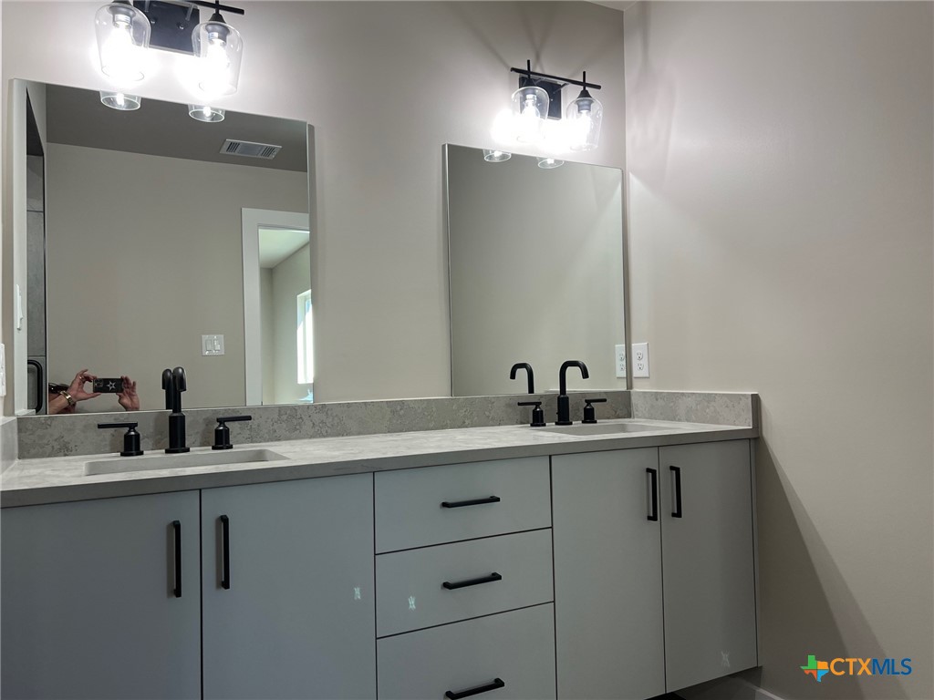 Canyon Lake, Texas 78133, United States, 3 Bedrooms Bedrooms, ,2 BathroomsBathrooms,Residential,Active,10556