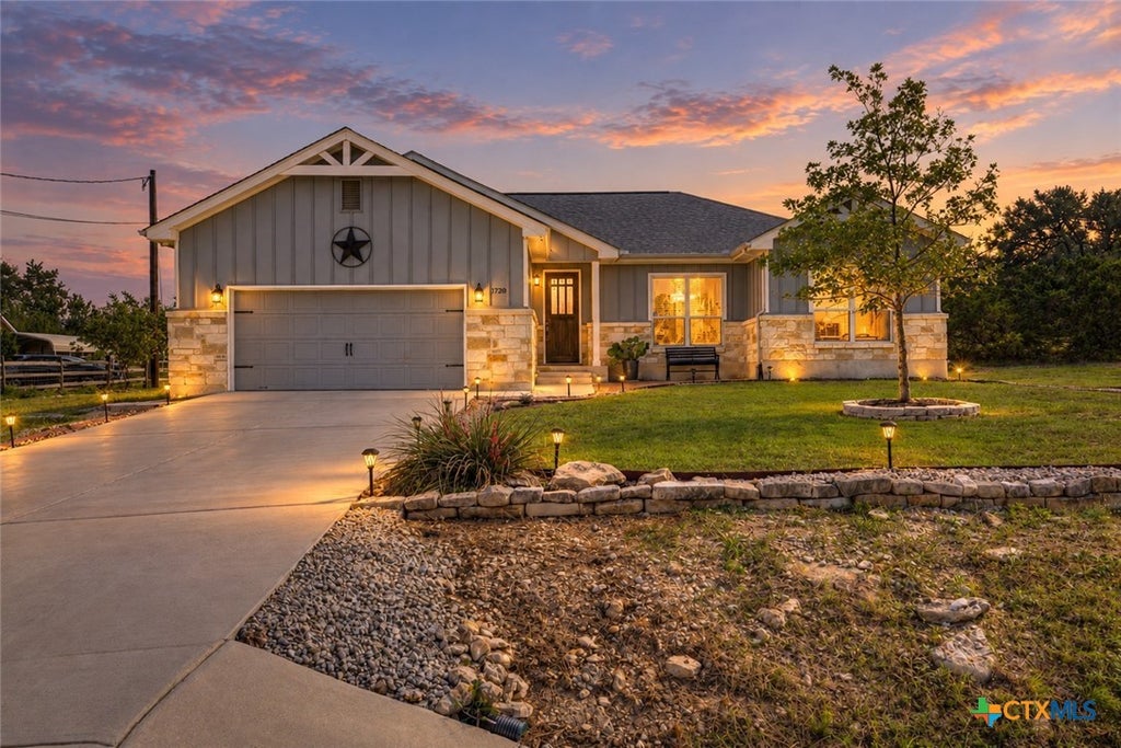 Photo of 1720 Rocky Ridge Loop, Canyon Lake, TX 78133 (MLS # 615391)