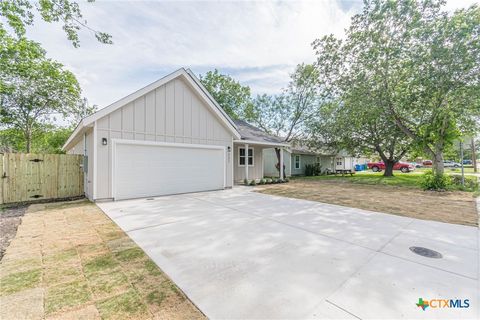 Photo of 221 Roosevelt Drive, Seguin, TX 78155 (MLS # 614268)