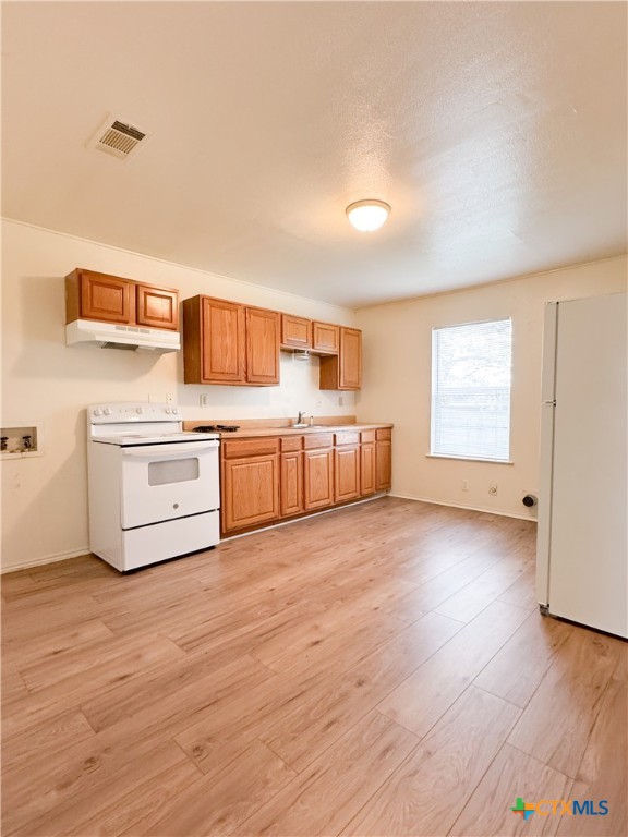 511 W Hallmark Avenue