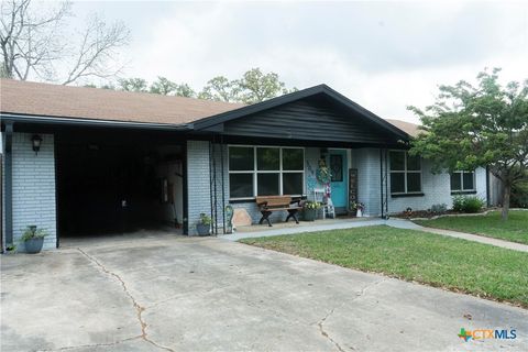 Photo of 309 Hessler Drive, Hallettsville, TX 77964 (MLS # 609331)