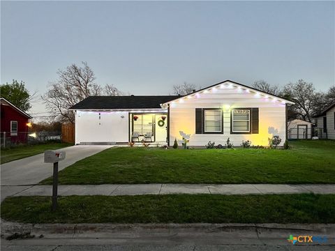 Photo of 709 S 13th Street, Copperas Cove, TX 76522 (MLS # 607899)