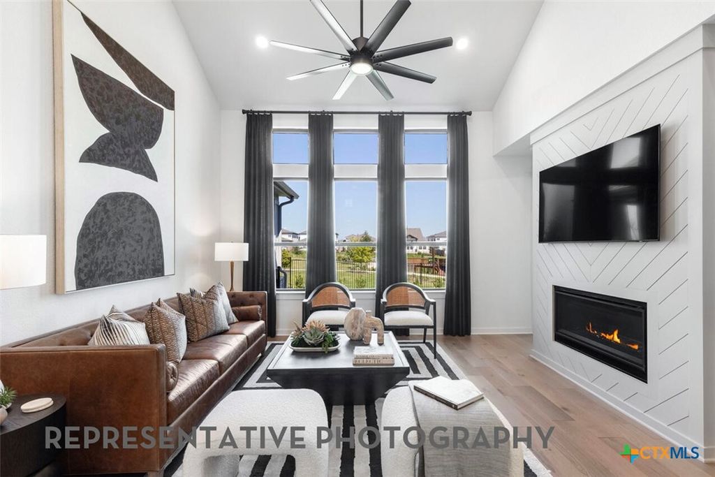 Photo of 8909 Turaco Trail, Austin, TX 78744 (MLS # 611169)