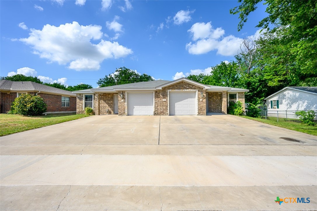 227 E Beeline Lane