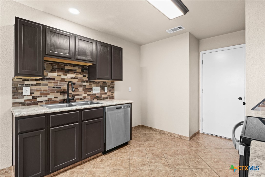 3705 Lakecrest Drive