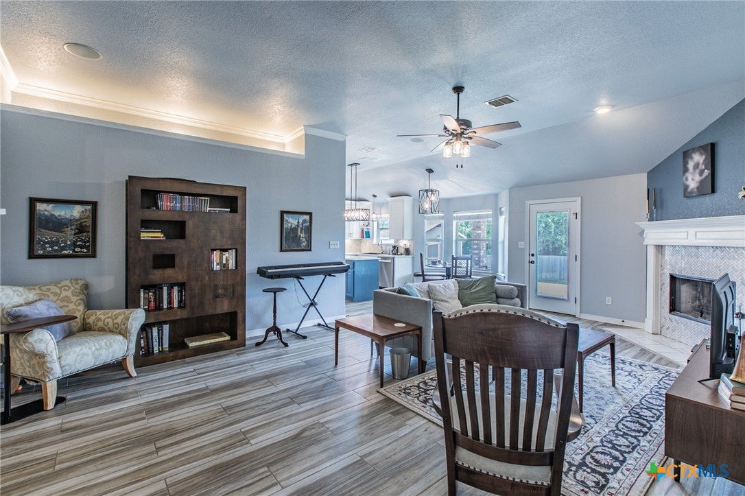 1501 Loving Trail