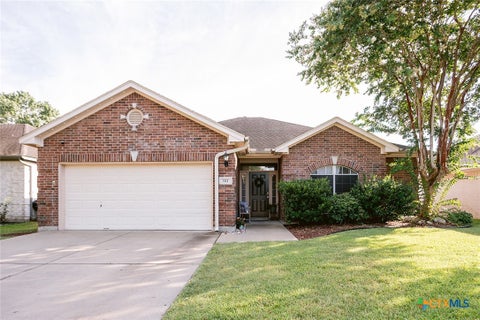 Photo of 103 Windwood Lane, Victoria, TX 77904 (MLS # 619377)