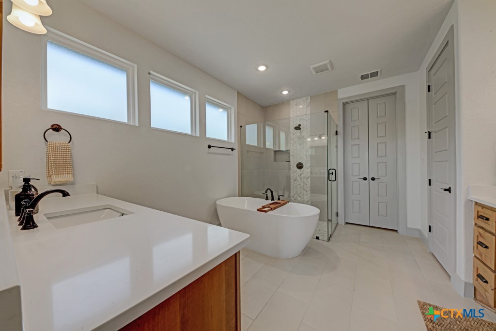 New Braunfels, Texas 78130, United States, 4 Bedrooms Bedrooms, ,2 BathroomsBathrooms,Residential,Active,100749