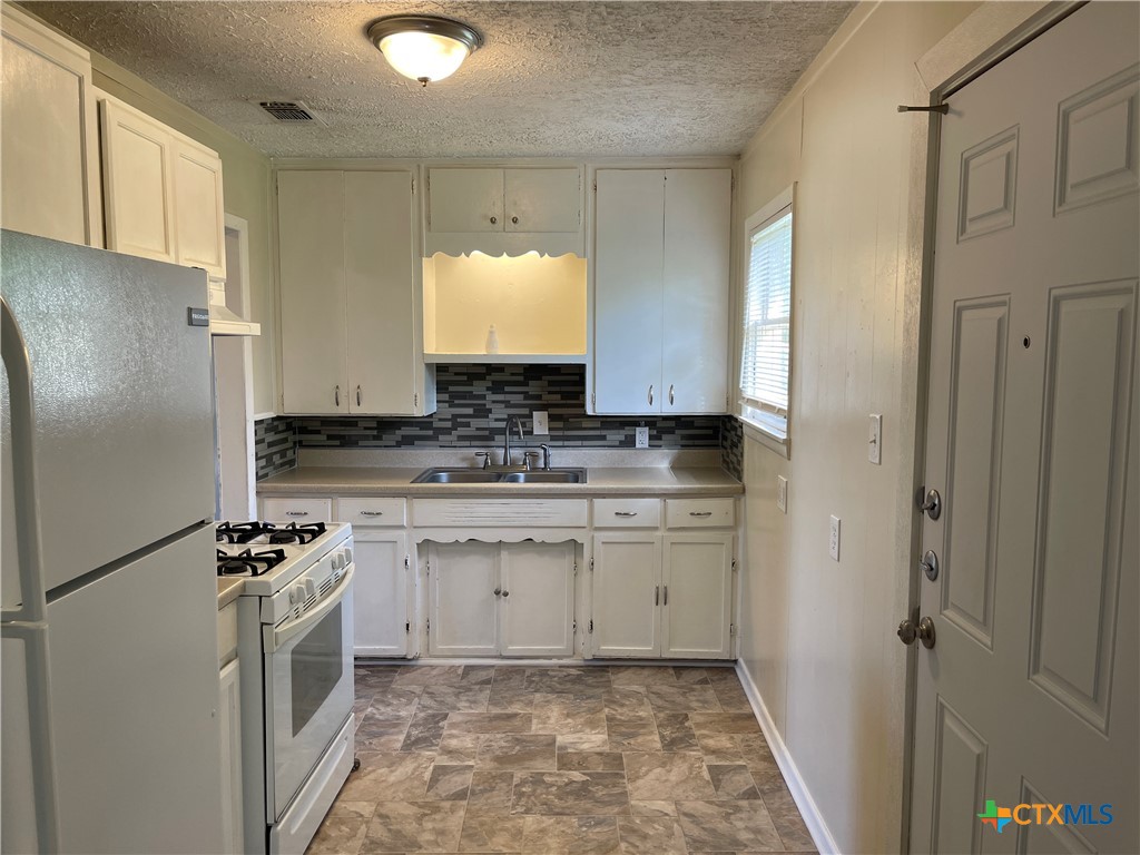 2906 June Street