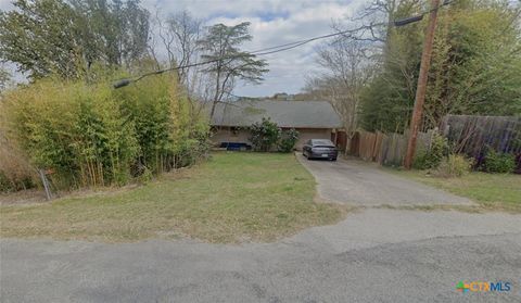 Photo of 2807 Westview Drive, Canyon Lake, TX 78133 (MLS # 599945)