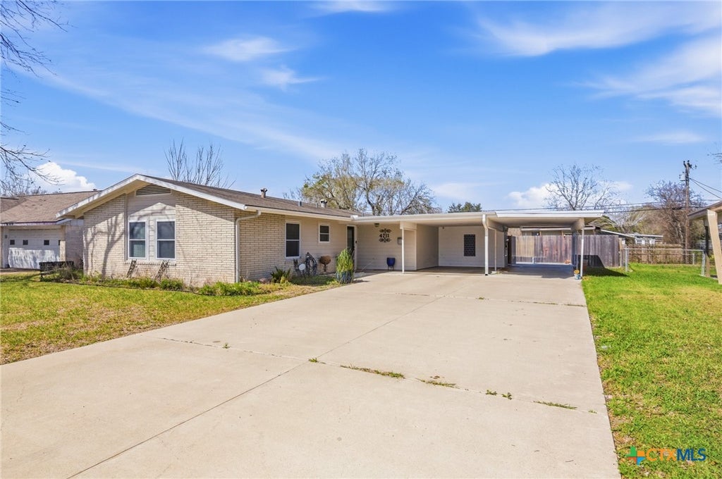 Photo of 4711 Dahlia Lane, Victoria, TX 77904 (MLS # 616723)