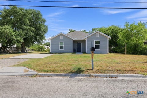 Photo of 820 S Benavides Street, Port Lavaca, TX 77979 (MLS # 625572)