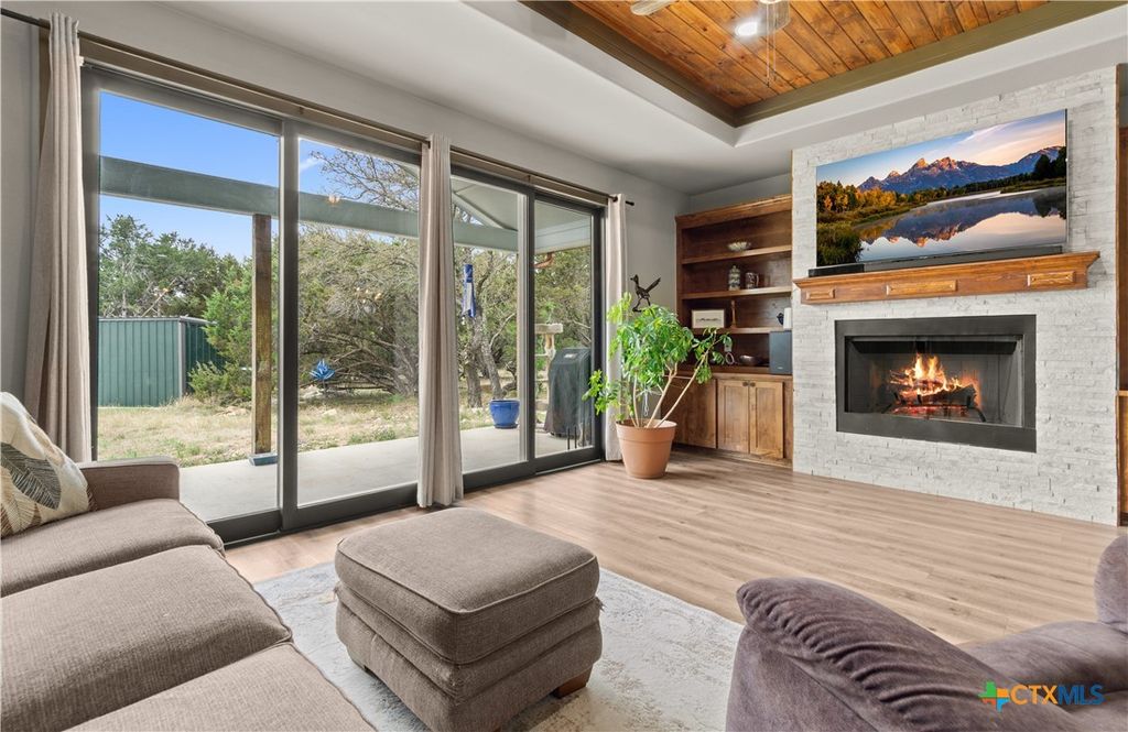 Photo of 932 Whitetail Ridge Drive, Kempner, TX 76539 (MLS # 610525)