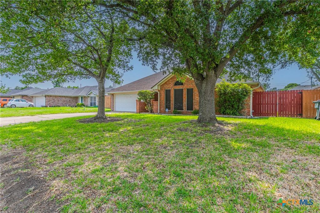 Photo of 706 Pecos Drive, Temple, TX 76504 (MLS # 610964)