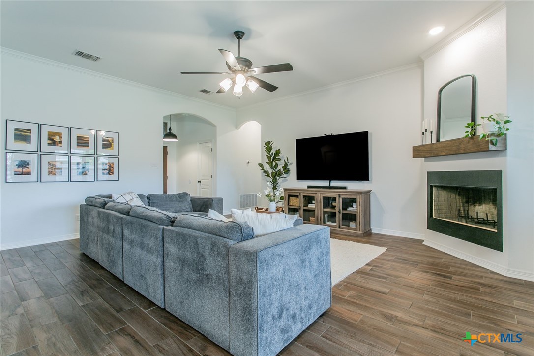 8304 Split Trail Cove