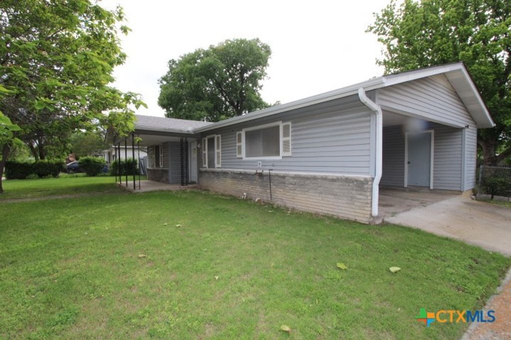 Photo of 902 Mary Street, Copperas Cove, TX 76522 (MLS # 610583)