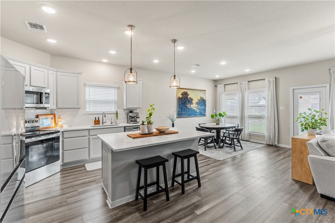 2835 Sitka Drive